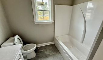 105 Orchard Cir, Adel, GA 31620