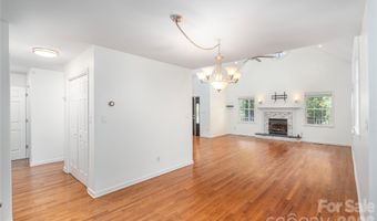 602 Hidden Springs Dr, Asheville, NC 28804