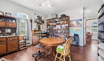 922 3rd Ave, Ackley, IA 50601