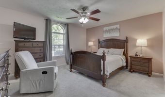 841 Country Ln, Indianapolis, IN 46217