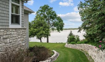 1505 Edgewater Ave, Arden Hills, MN 55112