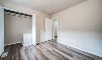 37 Country Place Ct, Alpharetta, GA 30005