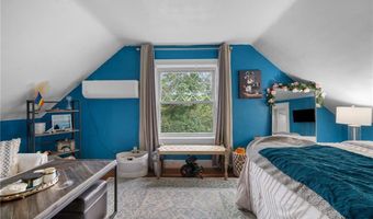 49 Arnold St, East Providence, RI 02915