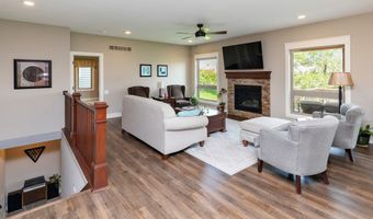 312 NE Pinehurst Cir, Ankeny, IA 50021