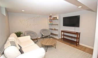 139 Coggeshall Ave, Newport, RI 02840