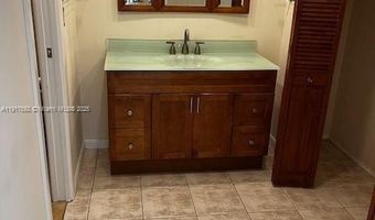 3475 N Country Club Dr 514, Aventura, FL 33180