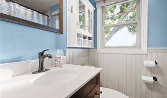 41 Yeoman Ave, Cranston, RI 02920