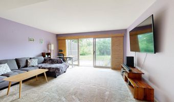 718 Peninsula Ct, Ann Arbor, MI 48105