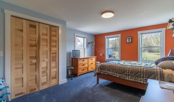 29 Dashney Rd, Burke, VT 05832