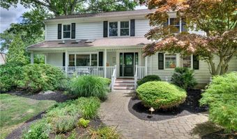 22 Pine Top Rd, Barrington, RI 02806