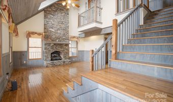 400 Three Dog Mountain Rd, Bakersville, NC 28705
