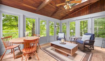 10 Candlewood Dr, Amherst, NH 03031