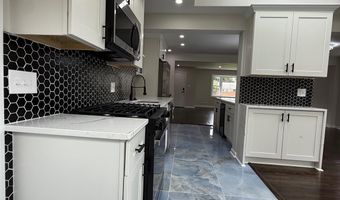 7102 JAYHAWK St, Annandale, VA 22003