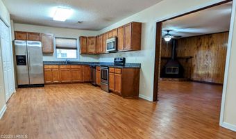 611 Broad River Dr, Beaufort, SC 29906