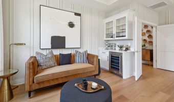 8281 Colling Manor Ct, Alexandria, VA 22308