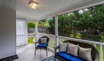 5028 25TH St N, Arlington, VA 22207