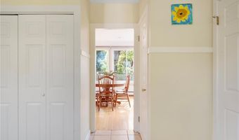 6 Conway Dr, Barrington, RI 02806