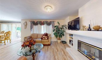 220 S Linhaven Cir, Anaheim, CA 92804