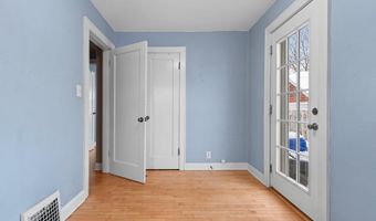 1604 N CLARK St, Appleton, WI 54911