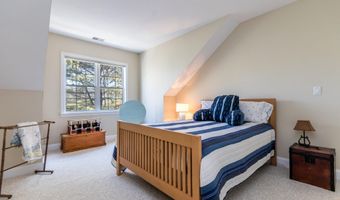13 Hollyhock Knoll Ct 13, Bourne, MA 02532