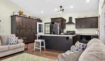 944 Lakepointe Dr, Albany, KY 42602