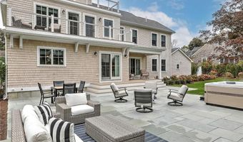 11 Shields St, Newport, RI 02840