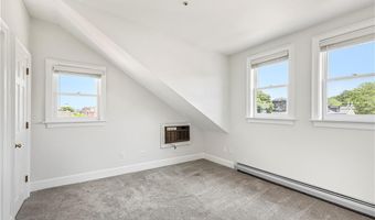 433 Thames St E, Newport, RI 02840