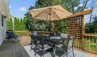 46 Steamboat St, Jamestown, RI 02835