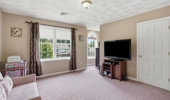 23 BERNON Dr, Lincoln, RI 02865