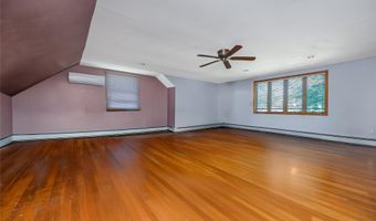 42 Buchanan Ave, Amity Harbor, NY 11701
