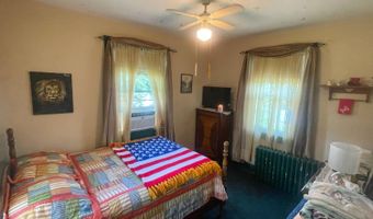 811 Broad St, Altavista, VA 24517