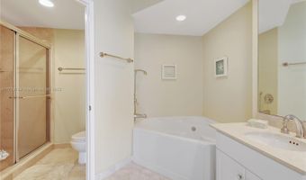 3370 Hidden Bay Dr 2004, Aventura, FL 33180