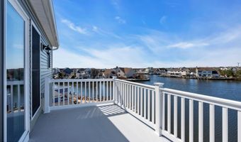 42 Carlyle Dr, Bayville, NJ 08721
