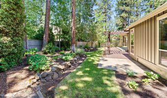 60826 Goldenwood Loop, Bend, OR 97702