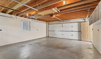 327 Oakwood Dr, Antioch, IL 60002