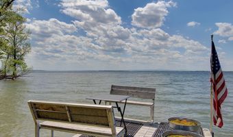 635 Firehouse Rd, Alburgh, VT 05440