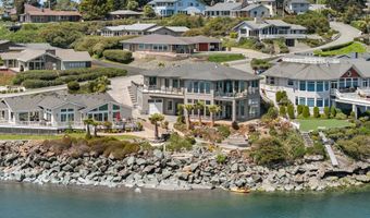 108 SEA CLIFF Ter, Brookings, OR 97415