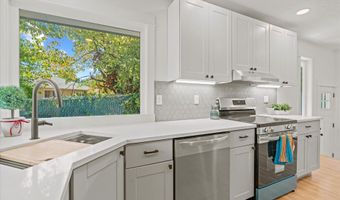 4512 SE GARRETT Cir, Milwaukie, OR 97222