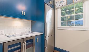 36 Beauchamp Dr, North Kingstown, RI 02874