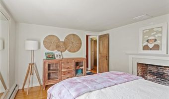 35 Second St, Newport, RI 02840