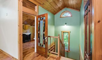 6559 Poston Rd, Athens, OH 45701