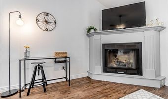 1 Preston Ln, Bella Vista, AR 72714