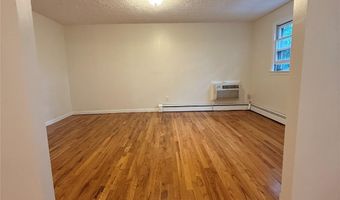 99 Searingtown Rd 2nd Fl, Albertson, NY 11507