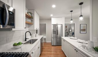 323 STRATFORD Rd, Baltimore, MD 21228