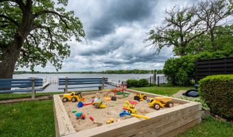 42986 N Lenora St, Antioch, IL 60002