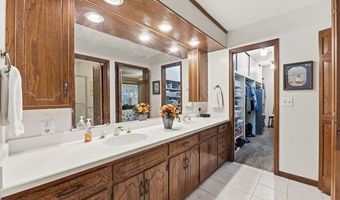 633 Cherry Ln, Bartlesville, OK 74003