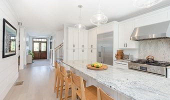 23 Catherine St, Newport, RI 02840