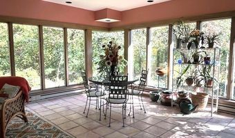 3288 Spring Valley Rd, Akron, OH 44333
