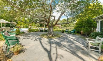 641 Montauk Hwy, Amagansett, NY 11930
