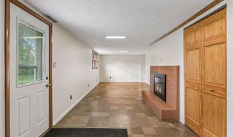 868 Oakwood Dr, Anoka, MN 55303